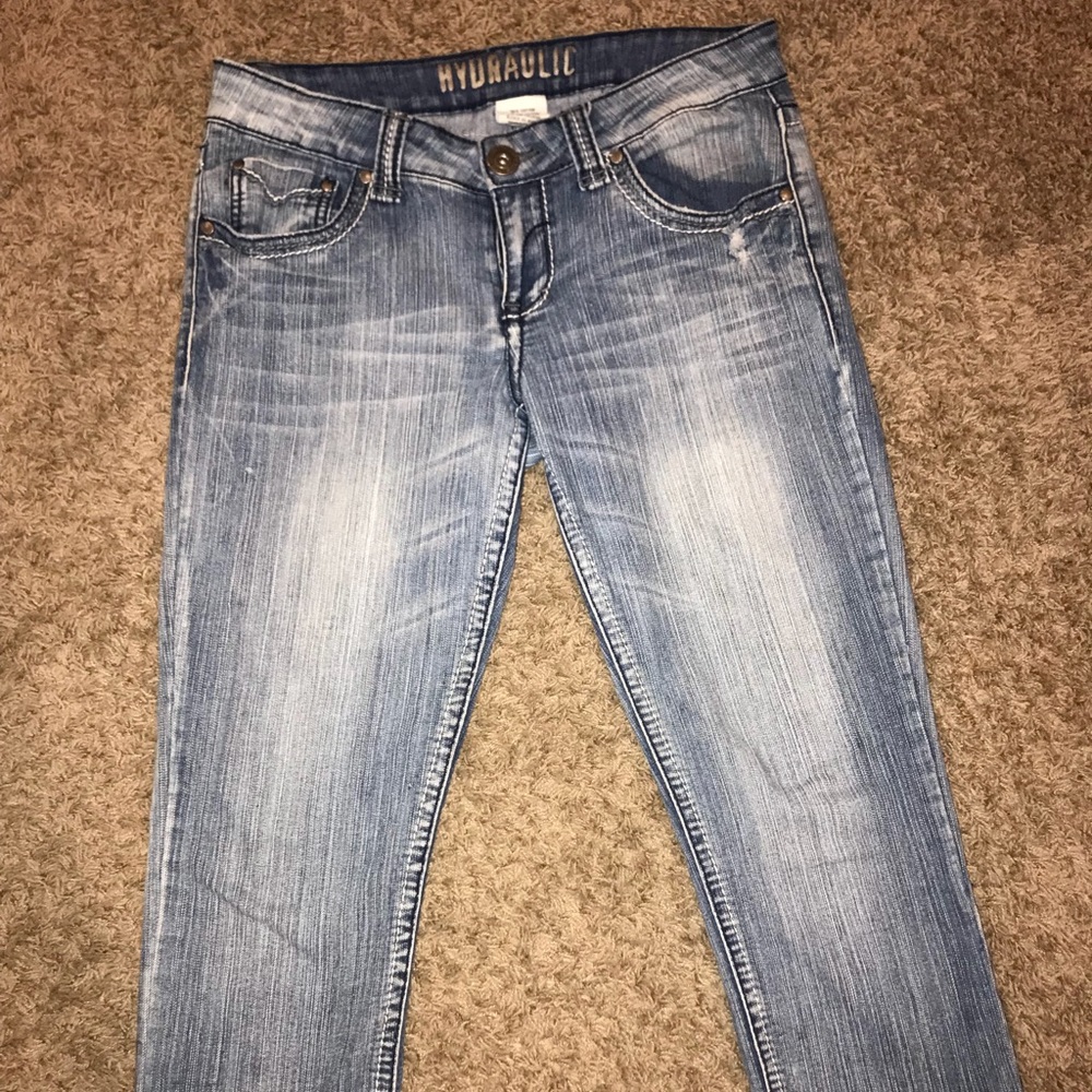 Hydraulic Capri Jeans